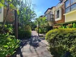 Lornie Road (D11), Terrace #578348061